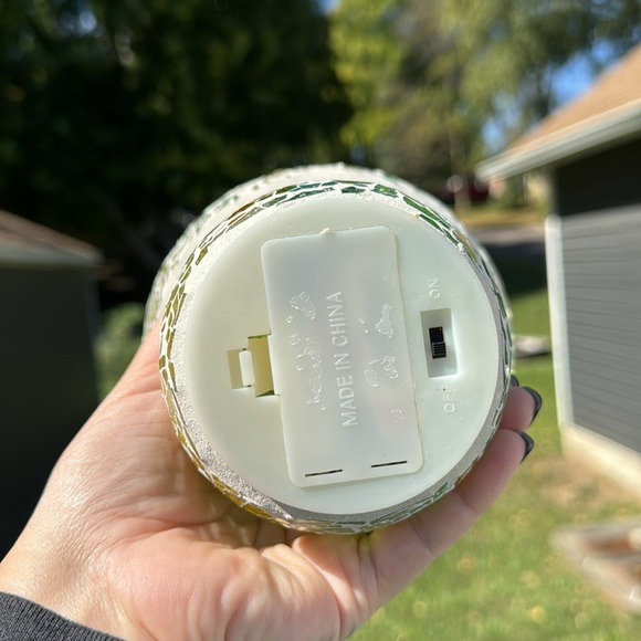 Green Stained Glass Cement Mushroom Light Up - Picture 3 of 7